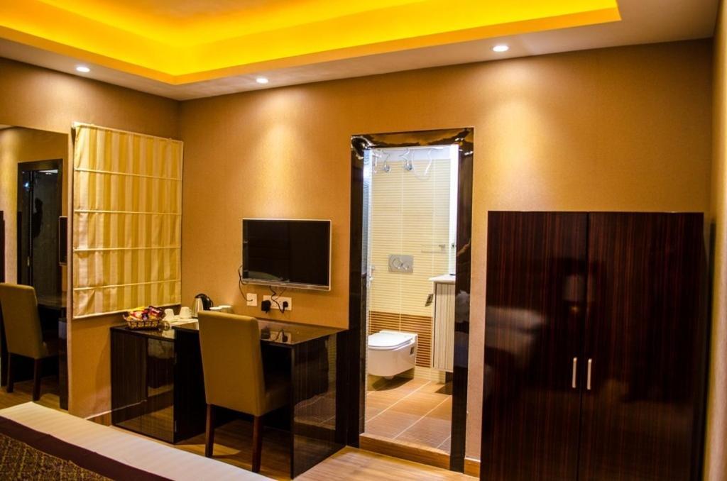 Hotel Comfotel 加尔各答 外观 照片